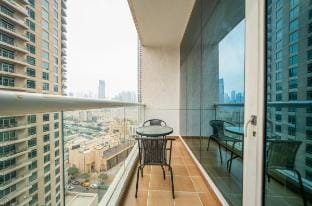 Studio w/Pool & Gym Near Burj Khalifa & Dubai Mall Vacation rental in Dubai
