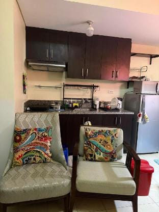 Modern condo unit w/ free WIFI & Netflix Vacation rental in Pasay