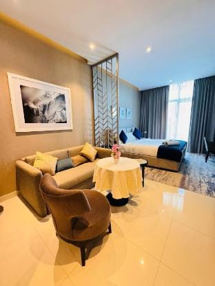 Lux Studio with Balcony & Panoramic Canal View Vacation rental in Dubai