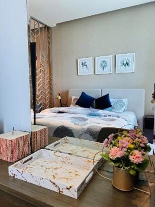 Chic Studio with Spectacular Canal View  Vacation rental in Dubai