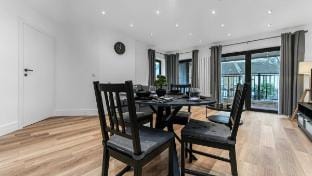 Modern 2 Bedroom Stay, Balcony, East Croydon Vacation rental in Croydon