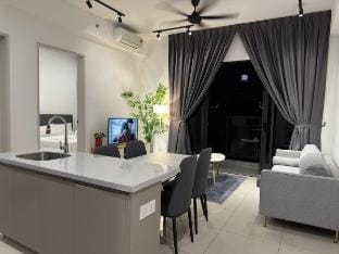 KLCC view 1BR suite (BOLT-28-07-1BR) Trion@KL Vacation rental in Federal Territory of Kuala Lumpur