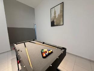FunkyVila7 4BR 16PAX Near PantaiSepat,PoolTable Vacation rental in Pahang, Malaysia