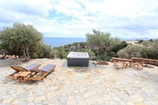 Villa Rouvis with outdoor Hot Tub Villa in Naxos, Naxos and Lesser Cyclades, Greece
