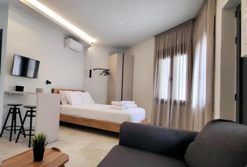 Basil Central Studio - by Checkin Apartment in Heraklion