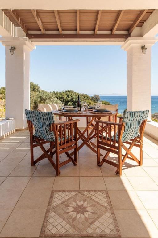 Apiliotis sunrise beach villa Villa in Decentralized Administration of the Aegean