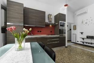 Rosa Homes - THE RED Vacation rental in Genoa