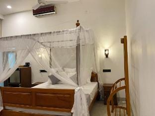 LaRoy Mirissa featuring Smart King Room Vacation rental in Mirissa