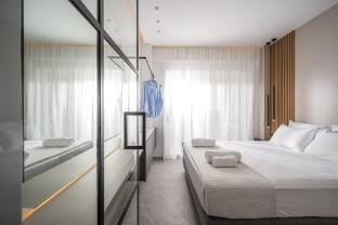 Senaon Urban Living Euphoria with Jacuzzi Apartment in Heraklion