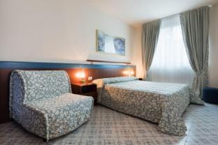 Aparthotel Holiday - Royal Apartment in Bibione