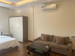 Lake view studio apartment Vacation rental in Hanoi