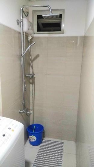2BR SHORE AFFORDABLE GROUPS FAMILY STAYCATION Apartment in Pasay