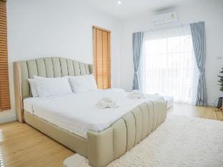 Farmsuk Hill Pool Villa (A2) Vacation rental in Laos