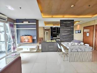 Strategic 3BR Thamrin Residence Near Pl & GI Vacation rental in Jakarta