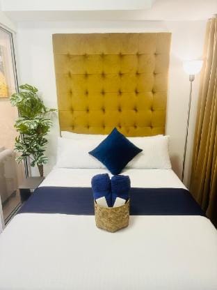 We Vibe, Azure Urban Resort with man-made beach Apartment in Paranaque