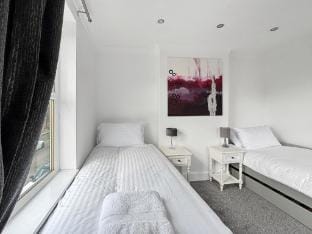 Sleeps 8 3bed house in central Grantham driveway Vacation rental in Grantham
