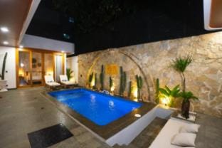 Zahra Viila 2 Bedroom A Villa in Mengwi