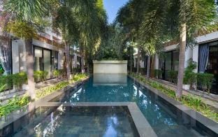 Adjoining 3 Rooms for Group Stay, access to pool Vacation rental in Krong Siem Reap