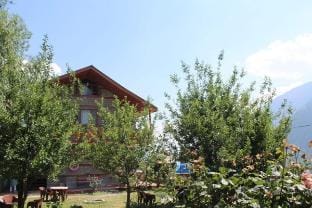 Melody Orchard Cottage Manali Vacation rental in Himachal Pradesh