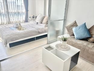 D Condo Sign 1BR Gym Pool View @Central Festival  Apartment in Chiang Mai