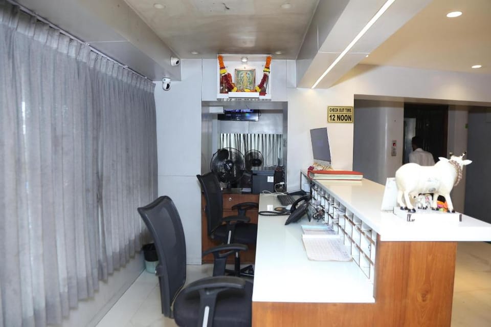 Tirupati Residency Hotel Surat Hotel in Gujarat