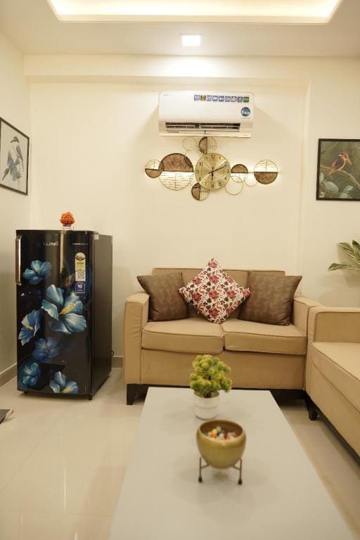 Redwood Mangus by Black Tie Hotel in Jaipur
