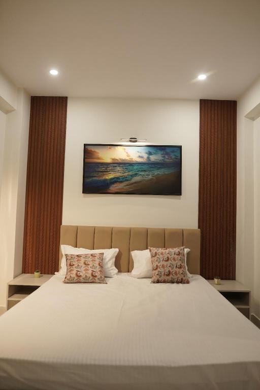 Redwood Mangus by Black Tie Hotel in Jaipur