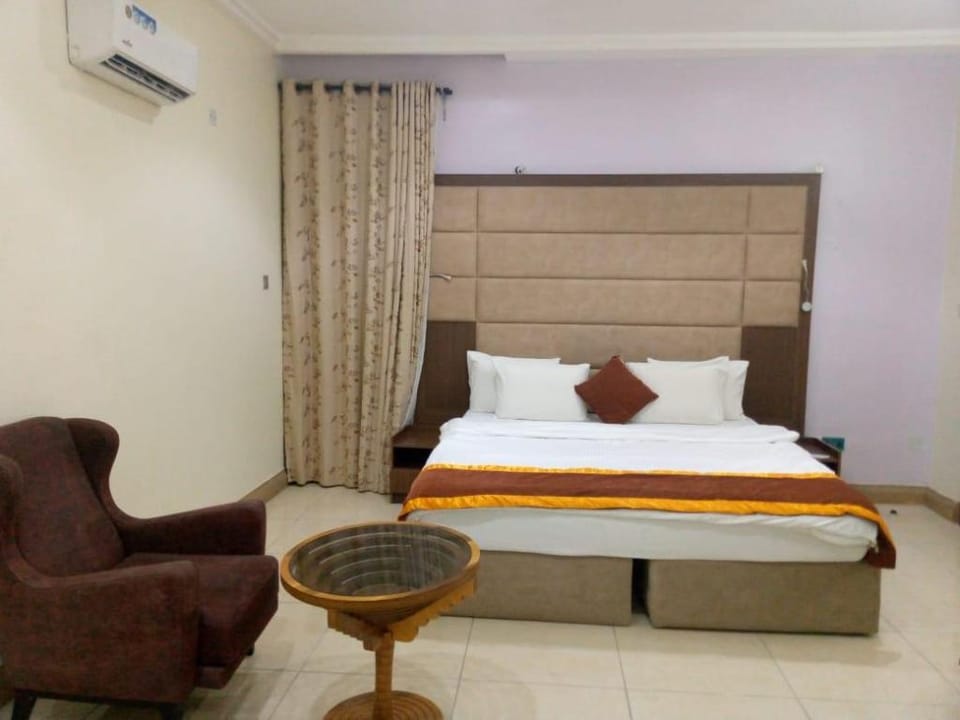 Brix Royale Suites Hotel in Abuja