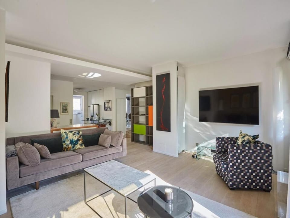 Amazing Penthousse Foch Arc de Triomphe Trocadero Apartment in Paris