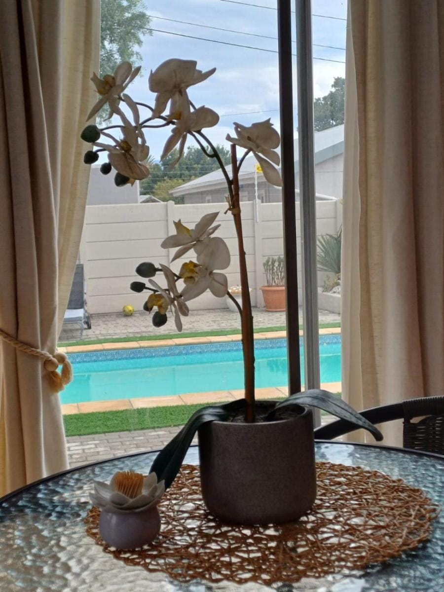 Stylish Studio in Tableview Stay Apartment in Cape Town