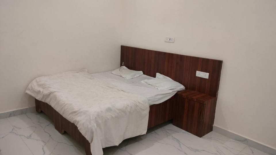 Hare Krishna Bed and Breakfast in Uttar Pradesh
