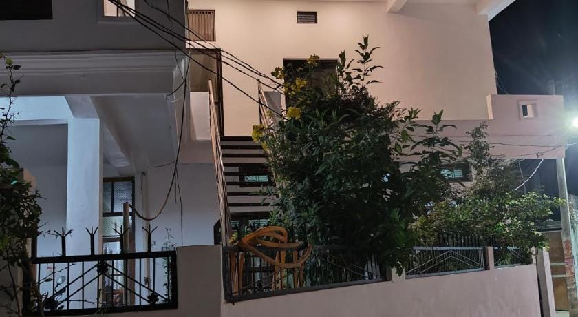 Hare Krishna Bed and Breakfast in Uttar Pradesh