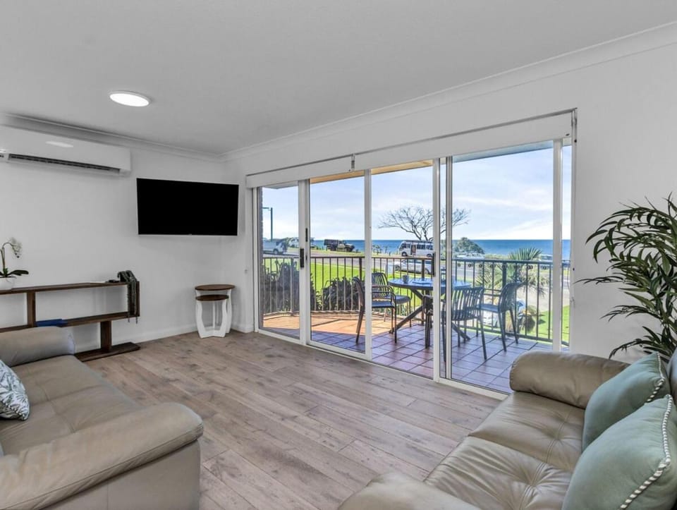 Cabarita Beachfront with Headland Views - Apt 15 Apartment in Tweed Heads
