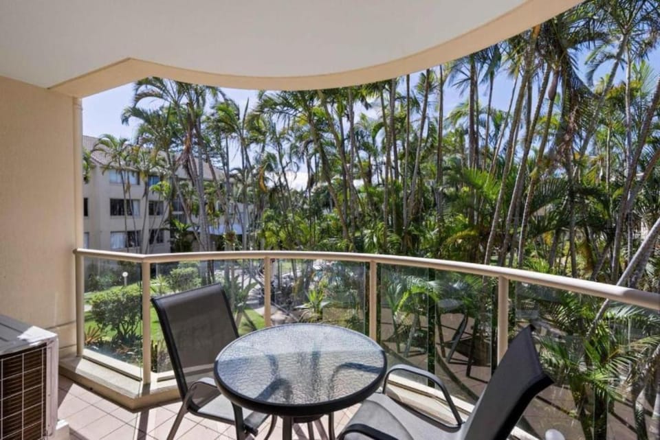 Miami Beachside Holiday Retreat Apartment in Gold Coast
