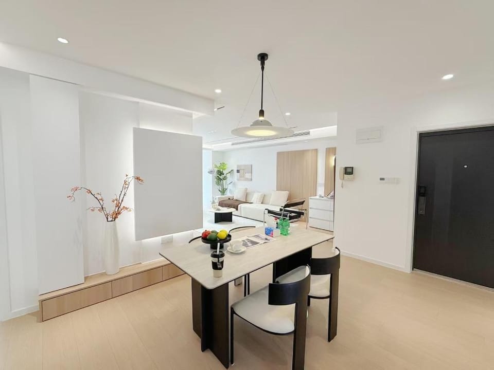 Brand new apt.city center near Yuyuan and Bund Apartment in Shanghai