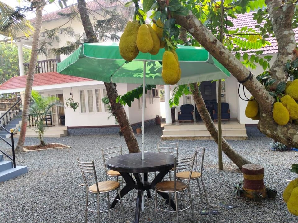 MARINA ROSH INN Vacation rental in Alappuzha