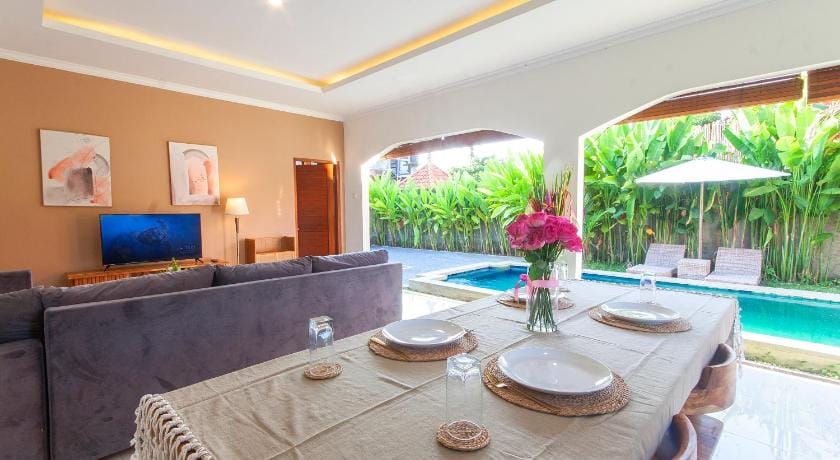 Maha Living Villa Ubud Hotel in Sukawati