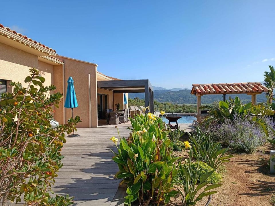 Villa Riposu  Jacuzzi  Pool  Beach Access on Foot Villa in Corsica