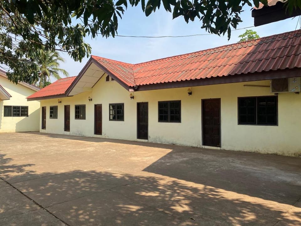 SUNTIPHAB GUEST HOUSE Hotel in Laos