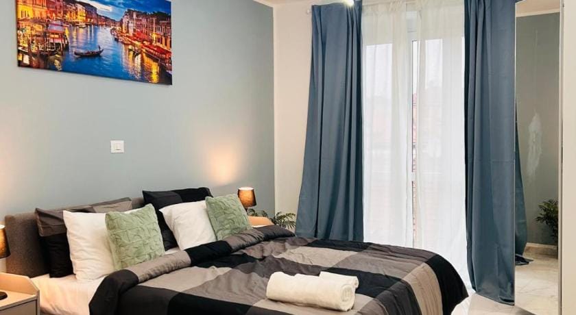 Luxury B&B Room in Parella– Shared Bath, Near Torino Center Apartment in Turin