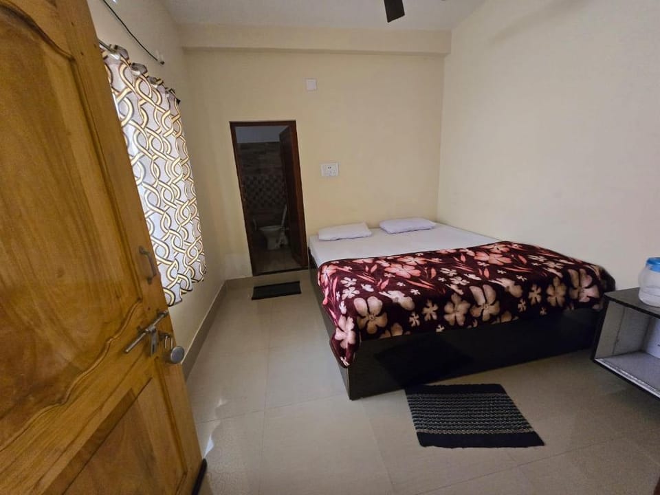 Hotel Shree Radhe 500meter from Temple Vacation rental in Puri
