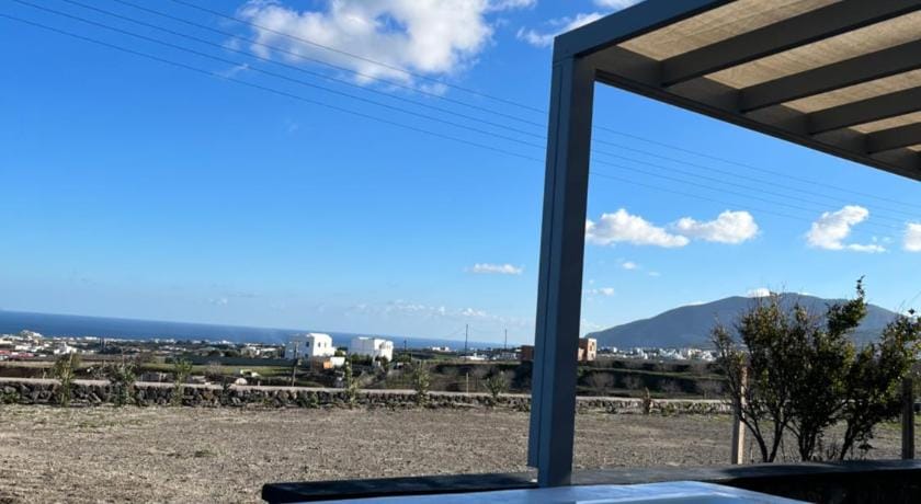 Bliss Holidays Spot Apartment in Santorini