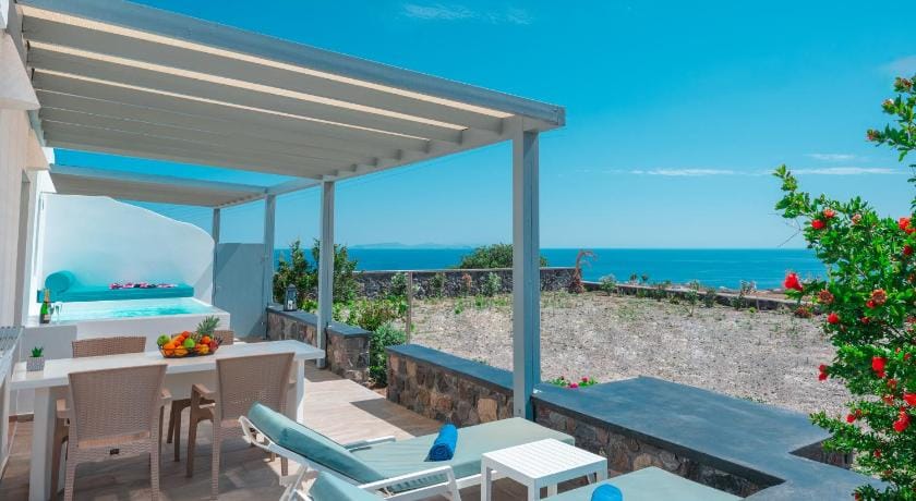 Bliss Holidays Spot Apartment in Santorini