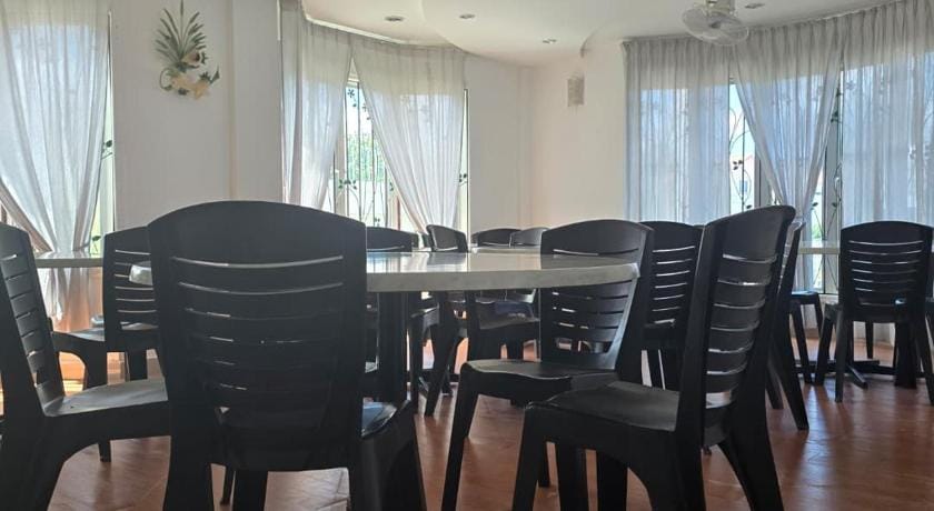Magnificent White House Semporna by The Minimalist Hotel in Sabah