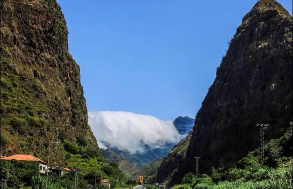 Plaza Charming Flat Madeira Apartment in Madeira District