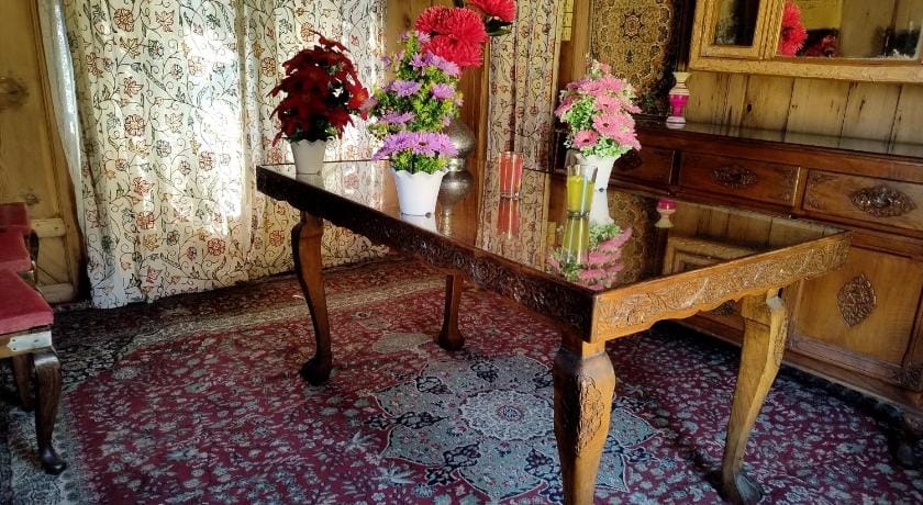 Houseboat Shamshad Hotel in India