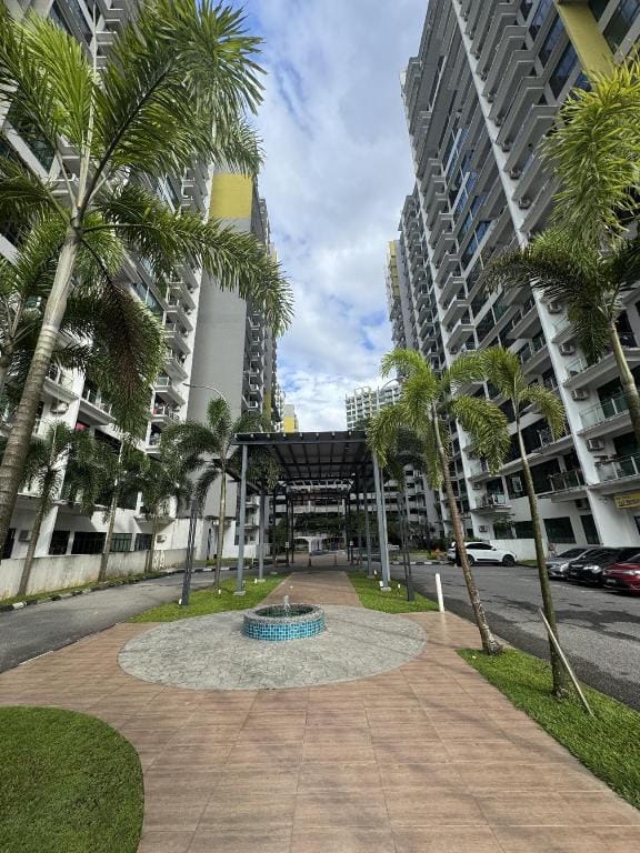 2BR2B Staycation by Momo’s - up to 8 pax occupancy Vacation rental in Johor Bahru