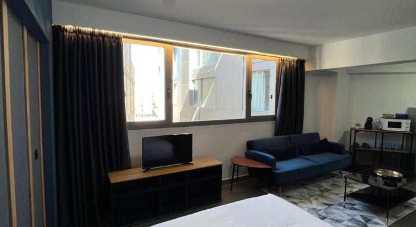 Modular Suites Alfonso Gomez Apartment in Madrid