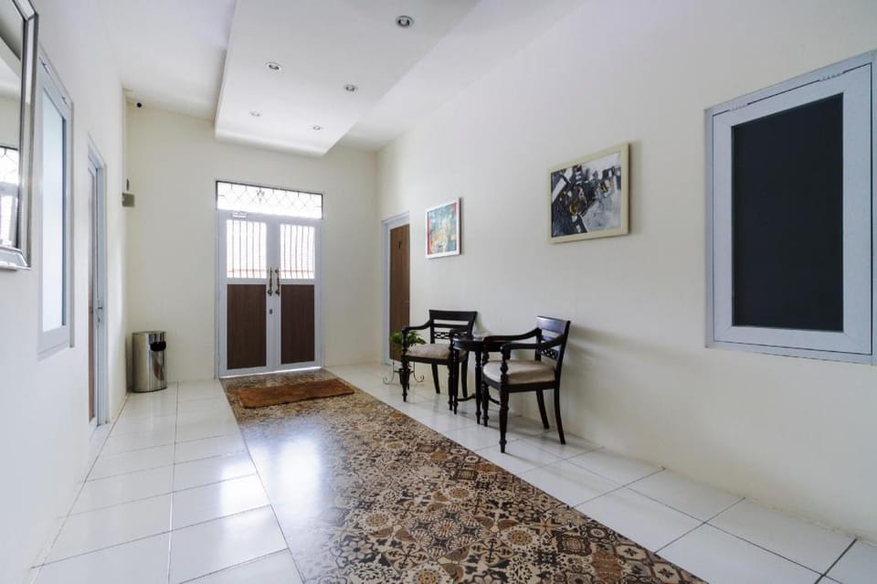 OYO 2975 House Of Mahira Syariah Hotel in West Java