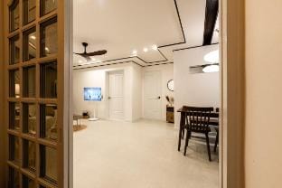 8 minutes to Hanok Village, with family and friend Vacation rental in South Korea